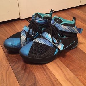 Lebron soldier 9🔥 size 5.5